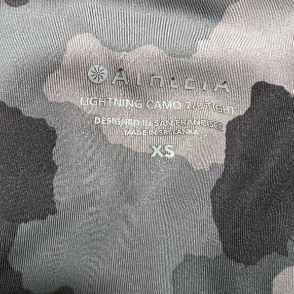 Athleta Lightning Stash Pocket Camo 7/8 Tight Legging Black Camo Women’s Size XS - Picture 13 of 16
